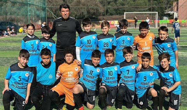 Kemer Belediyesi Futbol Okulu’ndan hazırlık maçında bir düzine gol