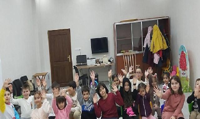 Nevşehir Belediyesi Şehir Tiyatrosu bünyesinde 6-12 yaş grubu çocuklara yönelik düzenlenen Yaratıcı Drama Kursları ve atölye çalışmaları yoğun ilgi görüyor