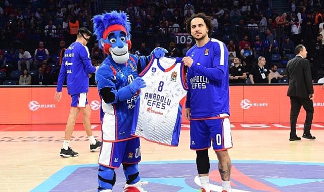 Anadolu Efes Spor Kulübü, 8 Mart Dünya Kadınlar Günü kapsamında Yanındayız Derneği iş birliğiyle önemli bir çalışmaya imza attı