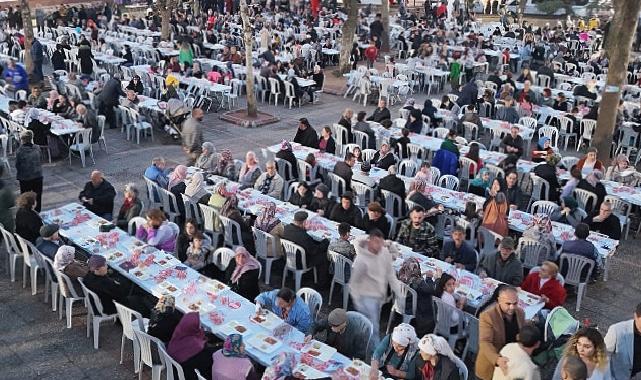 Aydın Büyükşehir Belediye Başkanı Özlem Çerçioğlu Efeler’in Umurlu Mahallesi’nde vatandaşlarla bir araya geldi