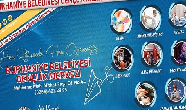 Burhaniye Belediyesi Gençlik Merkezi’nde “Hem Eğlenecek, Hem Öğreneceğiz” sloganı ile kurslar devam ediyor