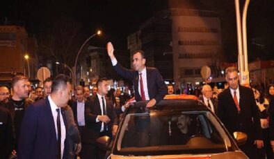 31 Mart Yerel Seçimlerde tekrar aday olan Belediye Başkanı Savaş Kalaycı, Karaman halkının büyük desteği ile ve büyük bir oy farkıyla yeniden Belediye Başkanı seçildi