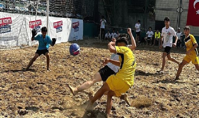 Gölcük’te Kum Futbolu Heyecanı İçin Kayıtlar Başladı