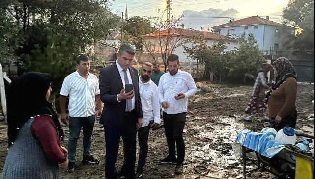 Başkan Levent Koç selden zarar gören Güzelcekale’de incelemelerde bulundu